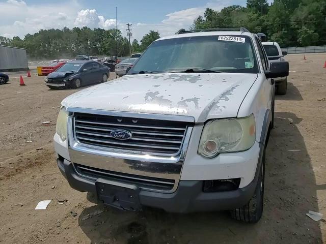 2006 Ford Explorer Xlt VIN: 1FMEU63EX6ZA28621 Lot: 62922814