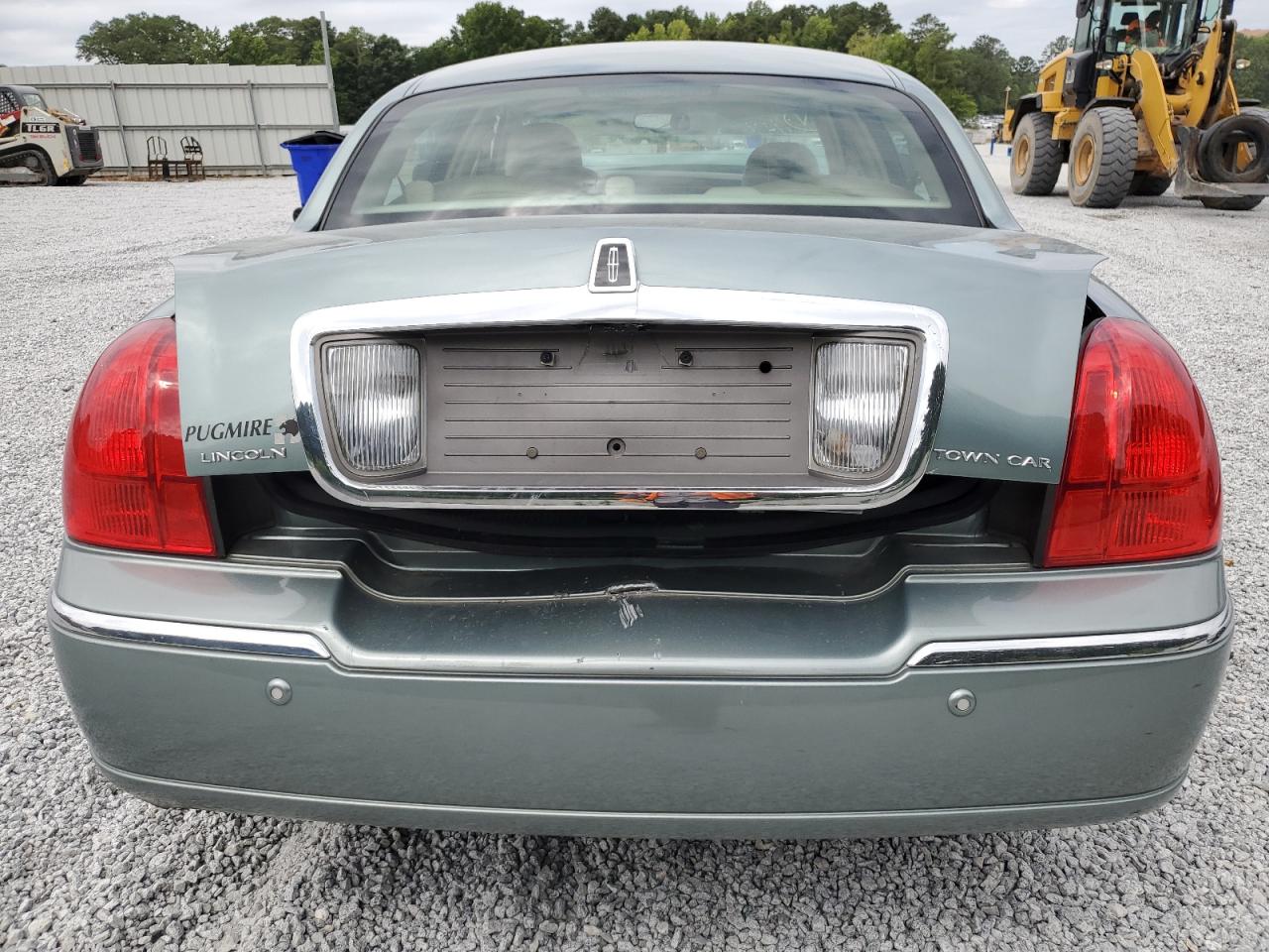 2004 Lincoln Town Car Ultimate VIN: 1LNHM83W24Y663756 Lot: 61474714