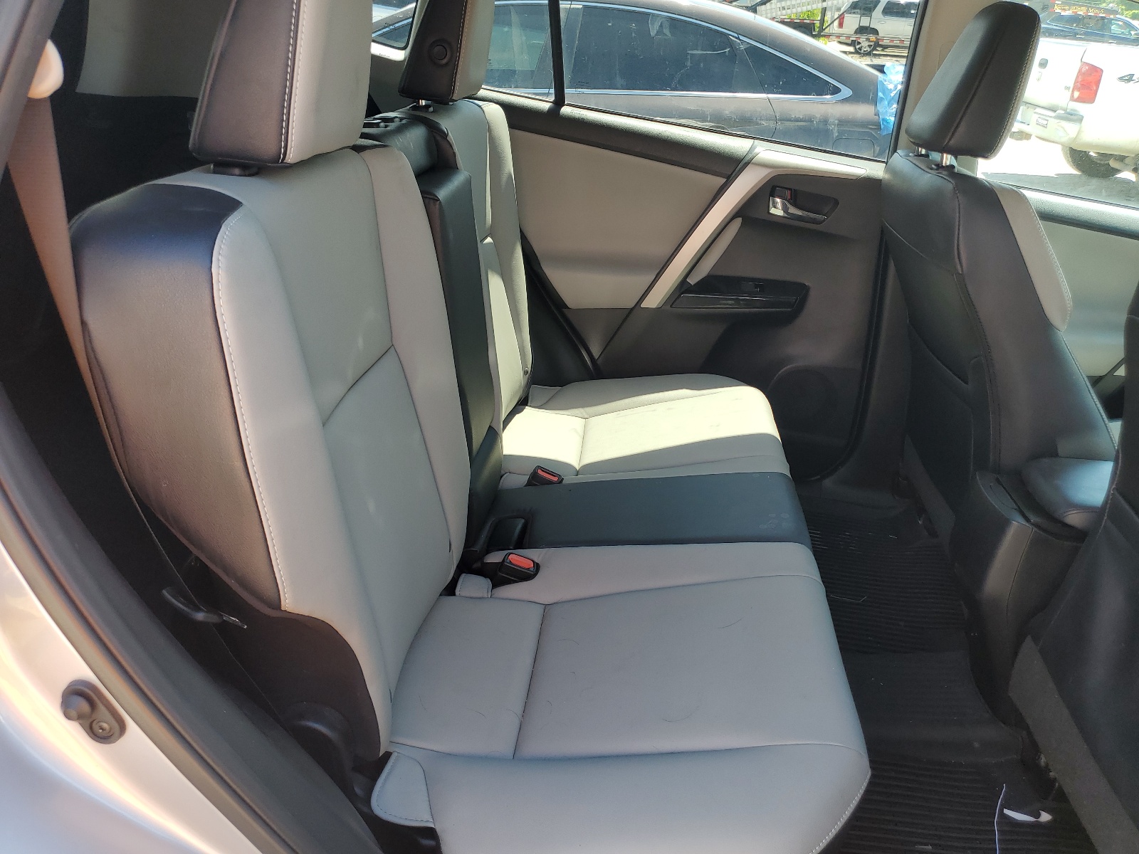 2T3DFREV0GW488008 2016 Toyota Rav4 Limited