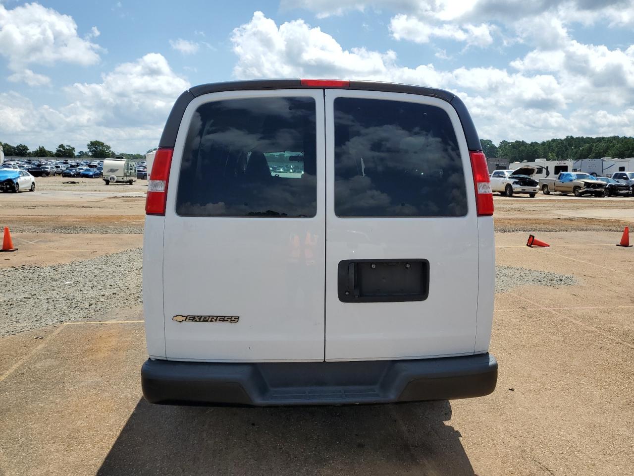 2020 Chevrolet Express G3500 Ls VIN: 1GAZGNFP2L1226682 Lot: 64005154