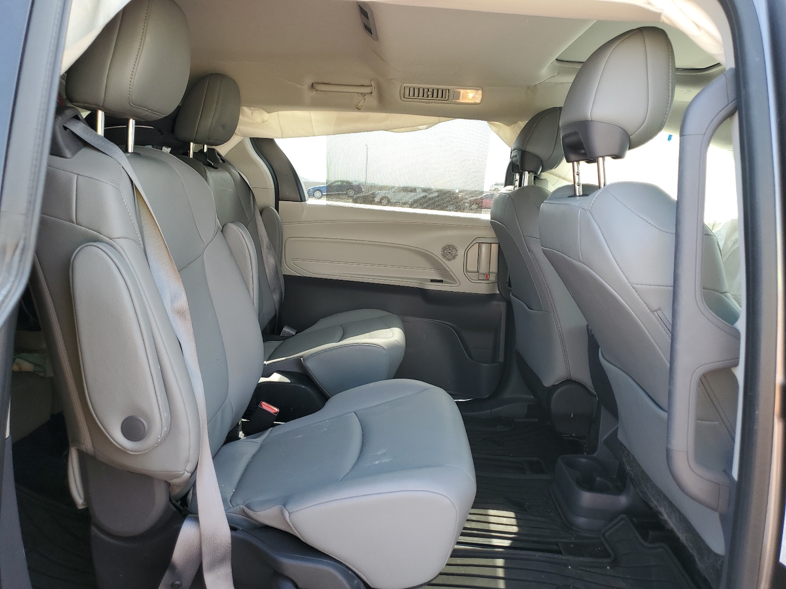 5TDYSKFC6NS070164 2022 Toyota Sienna Xle