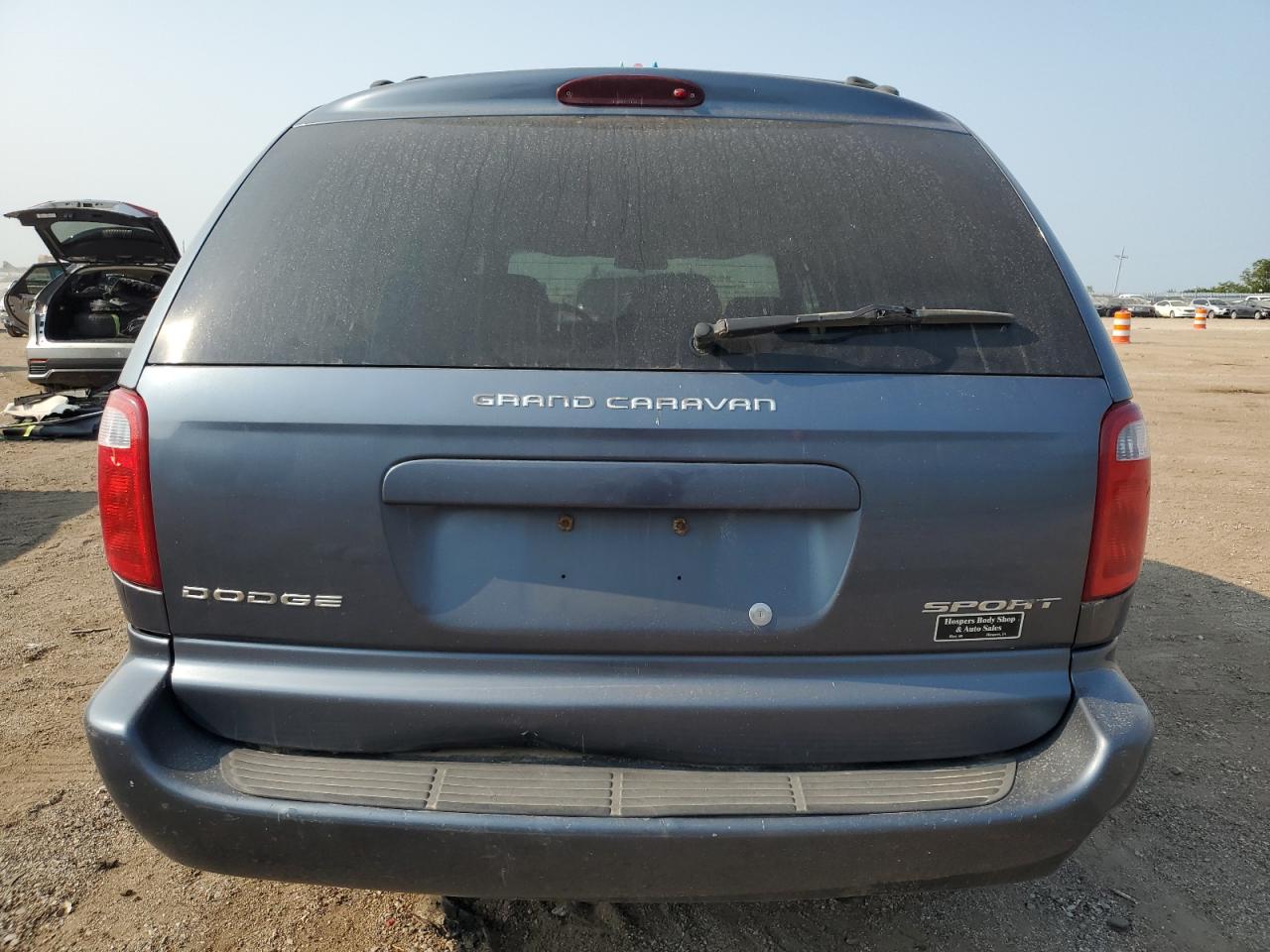 2002 Dodge Grand Caravan Sport VIN: 2B4GP44302R741664 Lot: 63966684