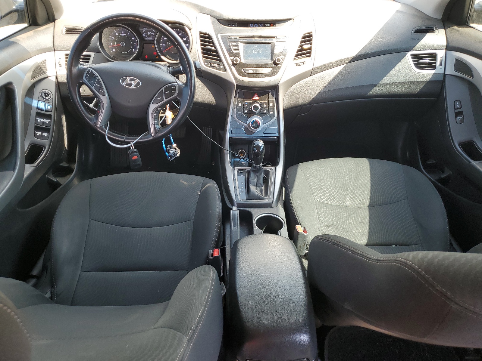 5NPDH4AE2FH608948 2015 Hyundai Elantra Se