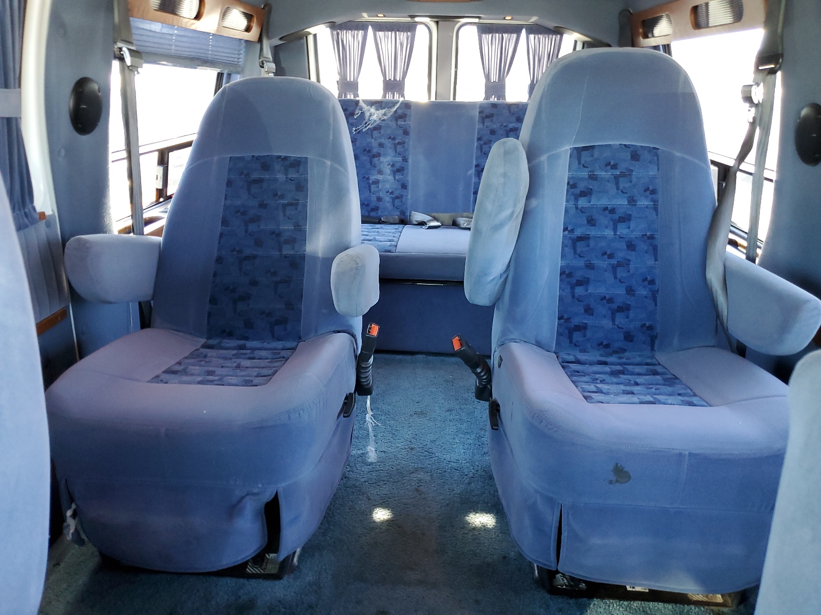 2B6HB11Y4YK129395 2000 Dodge Ram Van B1500