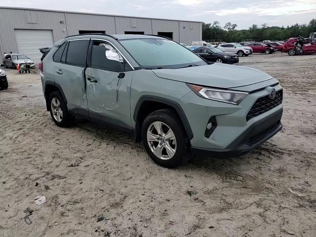 2020 Toyota Rav4 Xle VIN: 2T3W1RFV3LW061048 Lot: 64802004