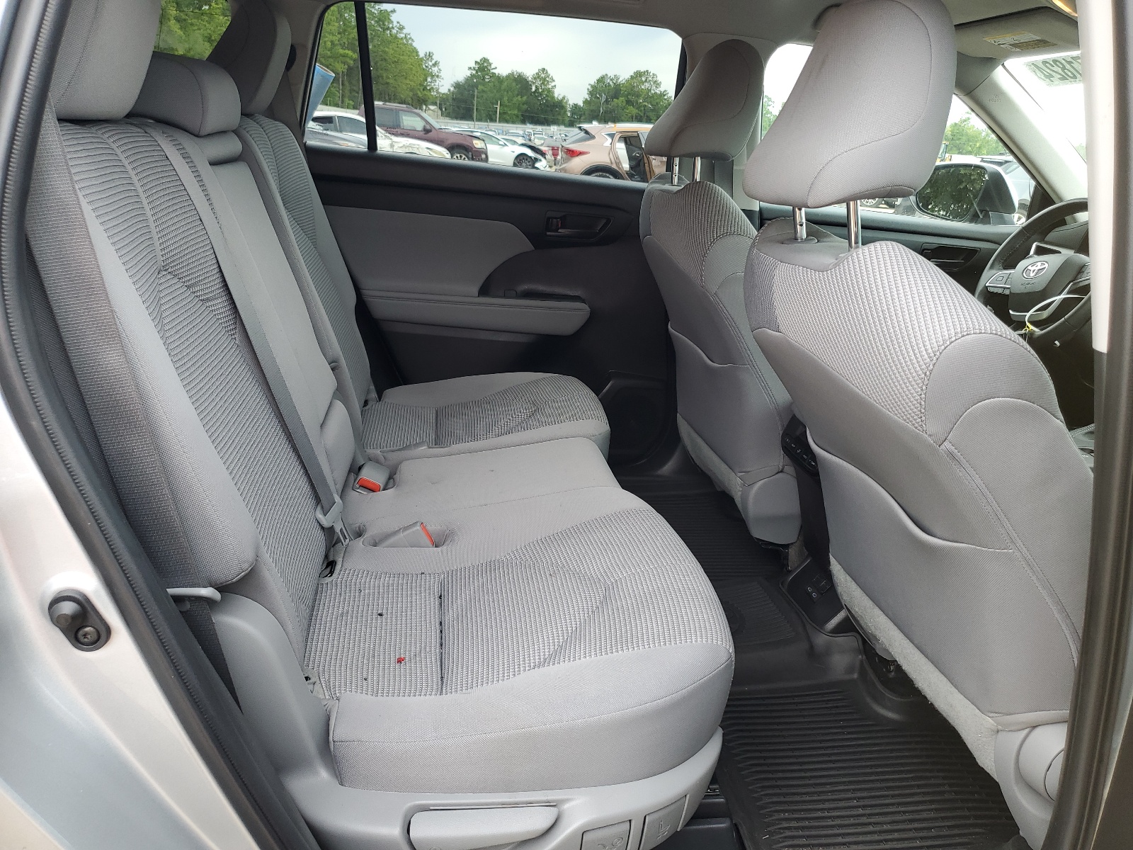 5TDBZRBH5NS253261 2022 Toyota Highlander L