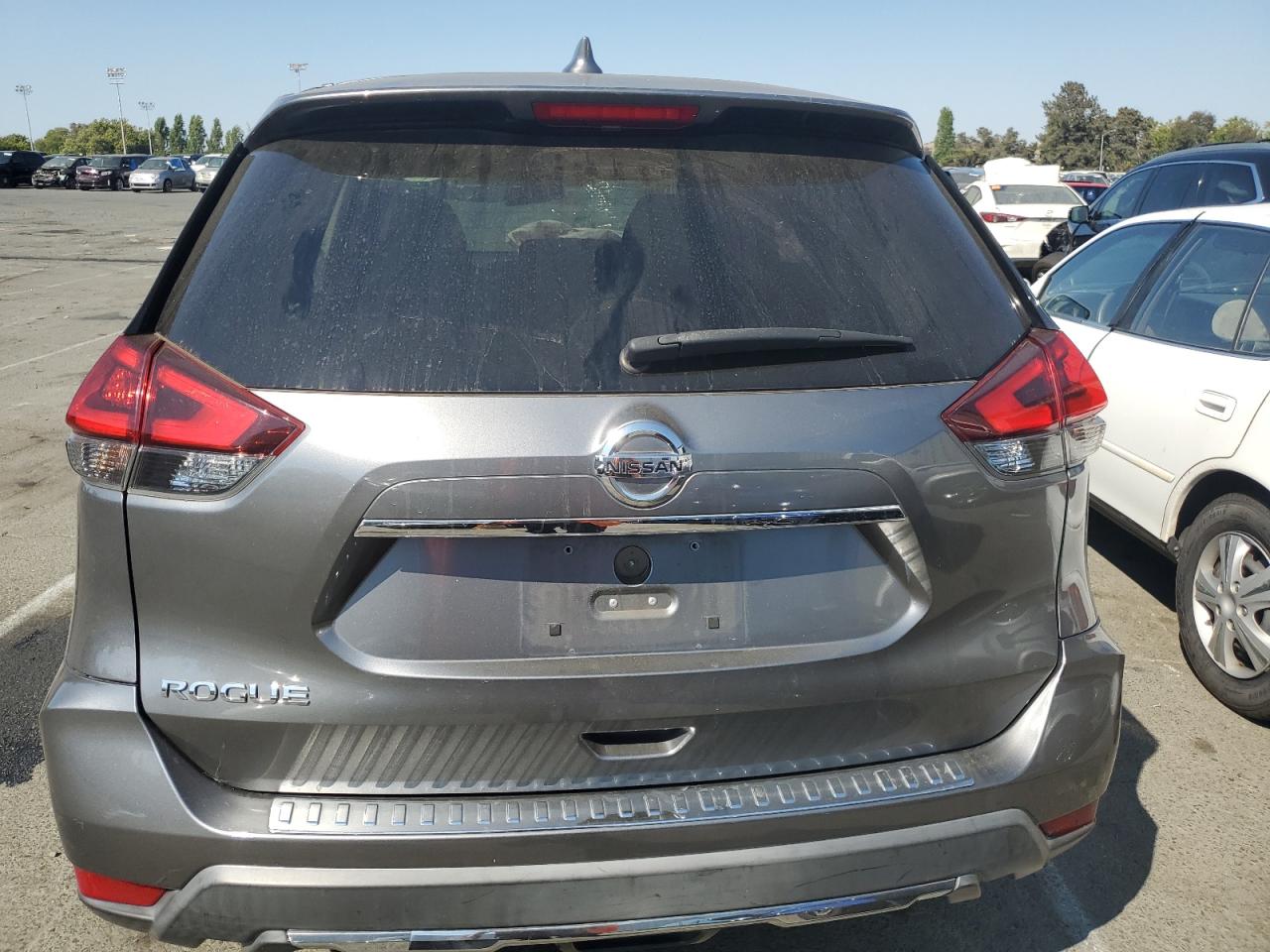 2018 Nissan Rogue S VIN: KNMAT2MT5JP579099 Lot: 63026204