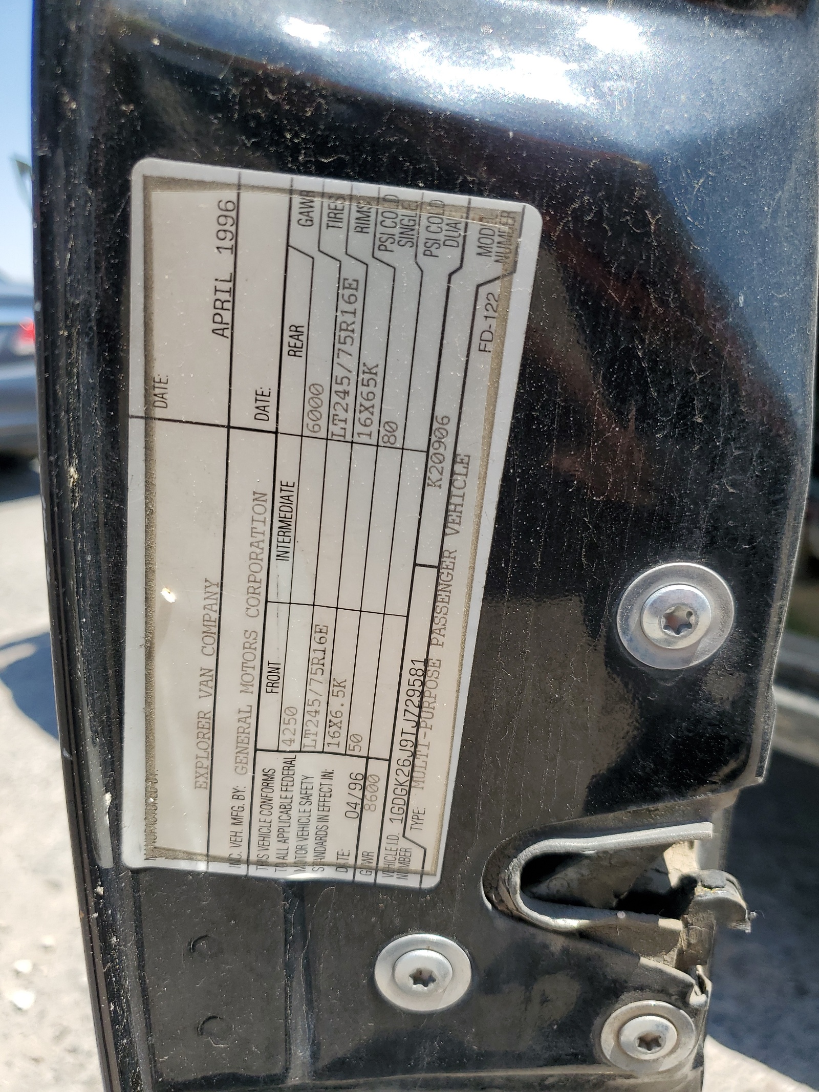 1GDGK26J9TJ729581 1996 GMC Suburban K2500