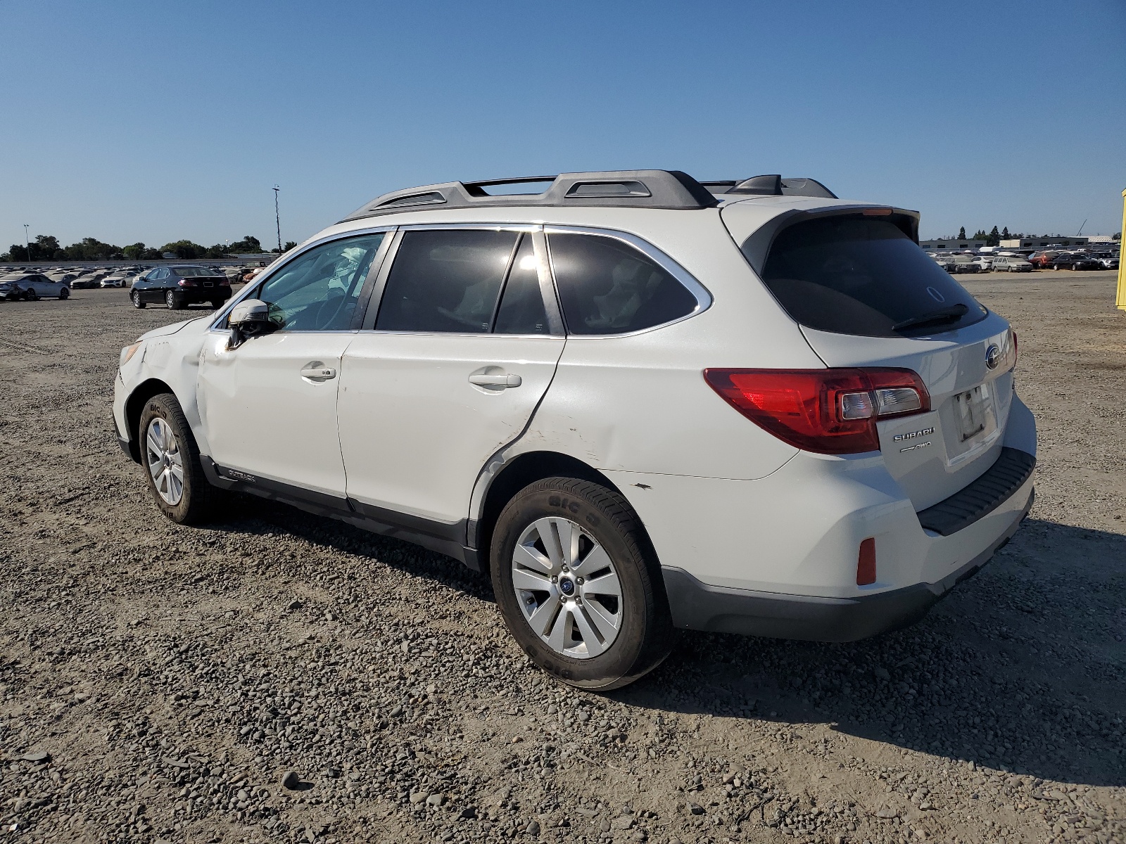 2016 Subaru Outback 2.5I Premium vin: 4S4BSAHC8G3201785