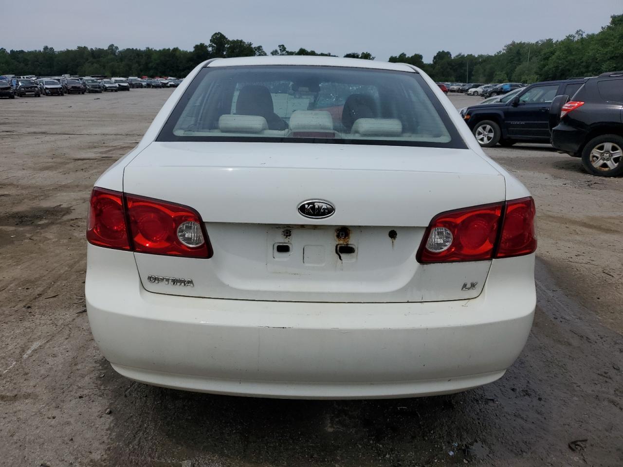 2008 Kia Optima Lx VIN: KNAGE123085201356 Lot: 62252964