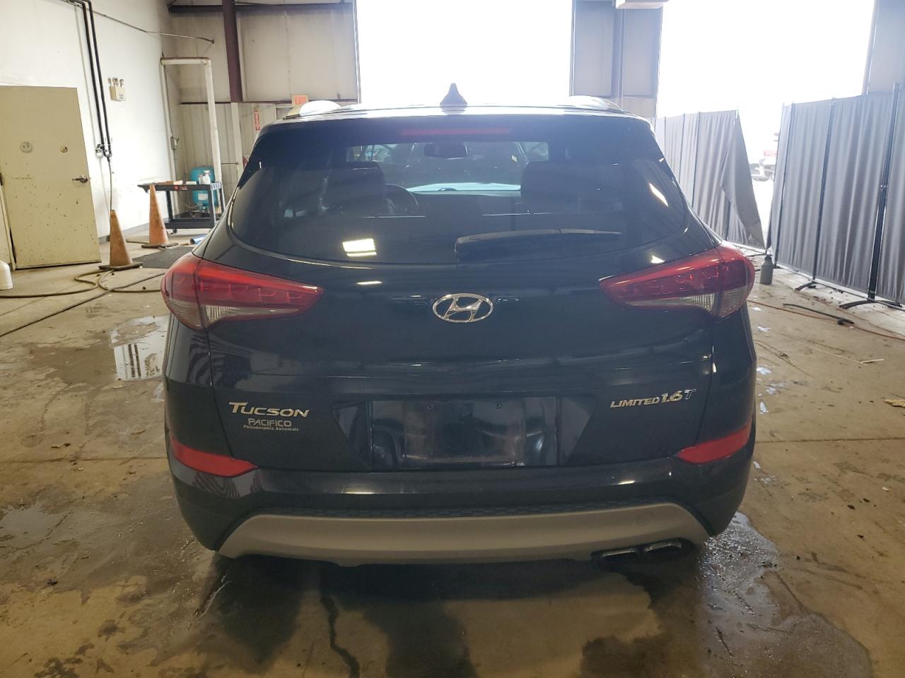 2018 Hyundai Tucson Value VIN: KM8J33A2XJU821223 Lot: 65423224