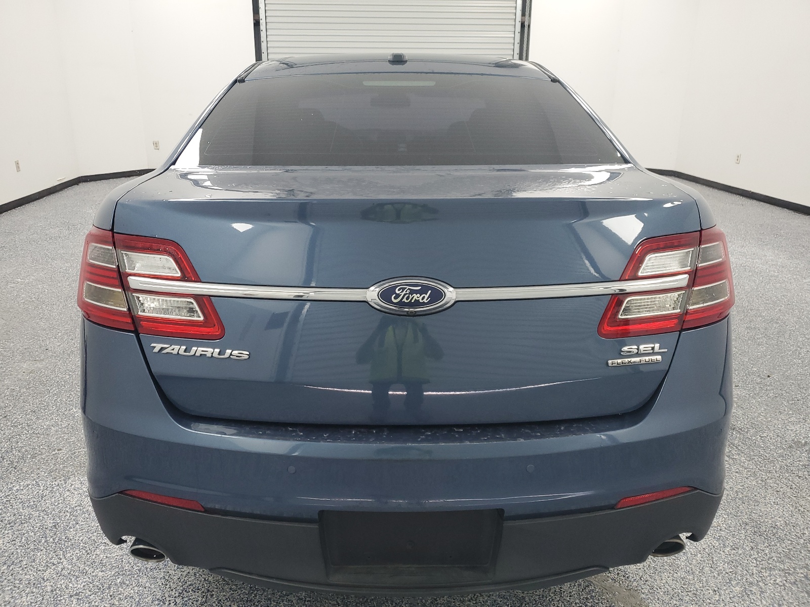 1FAHP2E8XJG111758 2018 Ford Taurus Sel