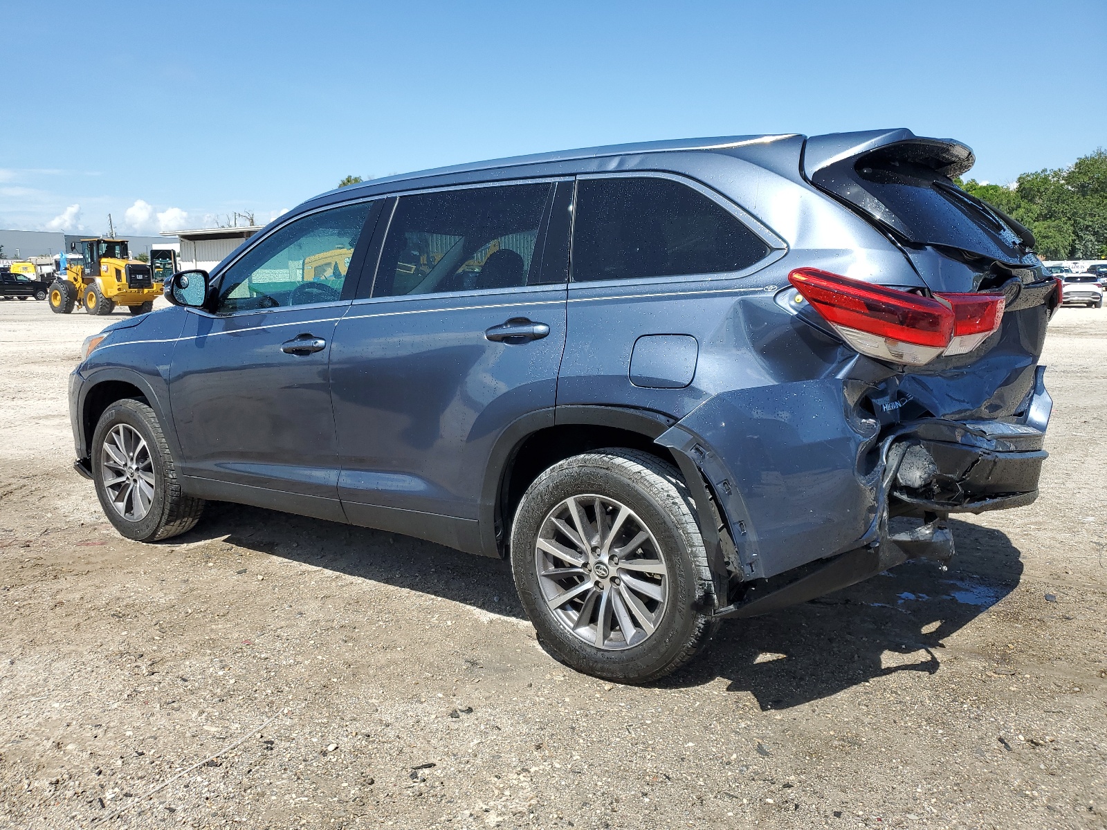 5TDKZRFH9KS320384 2019 Toyota Highlander Se