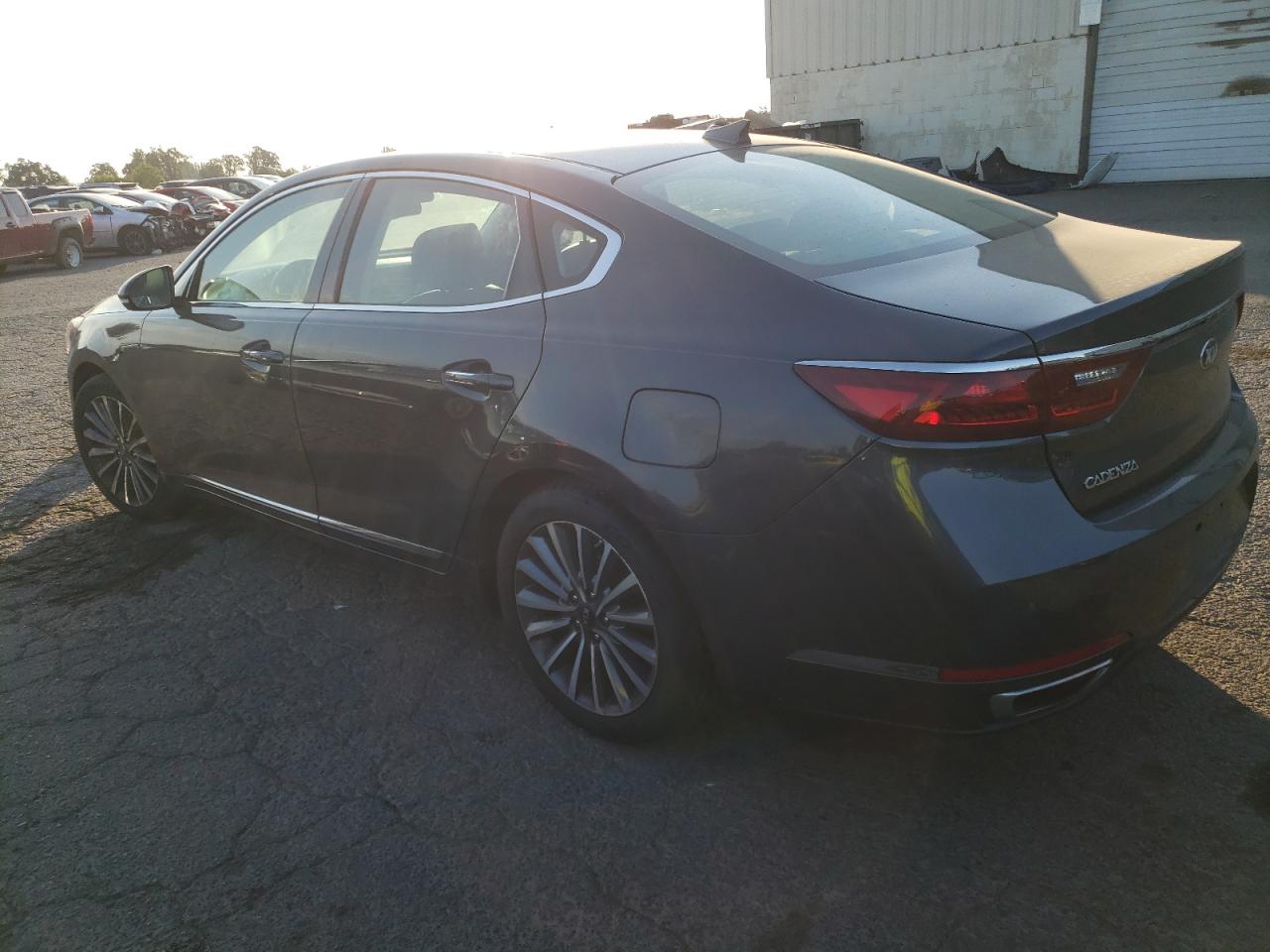 2019 Kia Cadenza Premium VIN: KNALB4J10K5166642 Lot: 62803574