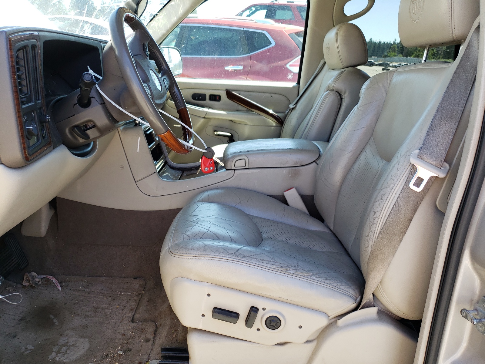 1GYEK63NX4R277261 2004 Cadillac Escalade Luxury