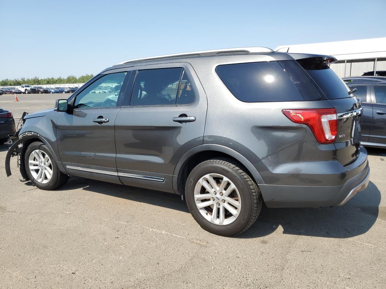 1FM5K7D87HGA12802 2017 FORD EXPLORER - Image 2