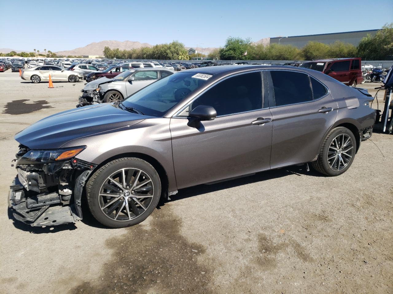 4T1G11AK3NU669747 2022 TOYOTA CAMRY - Image 1