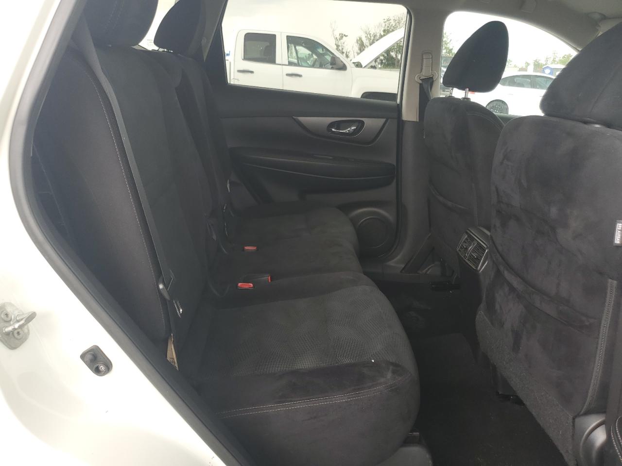 2015 Nissan Rogue S VIN: 5N1AT2MT8FC831115 Lot: 64841294