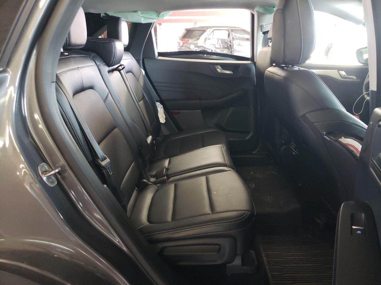 2022 Ford Escape - Image 11