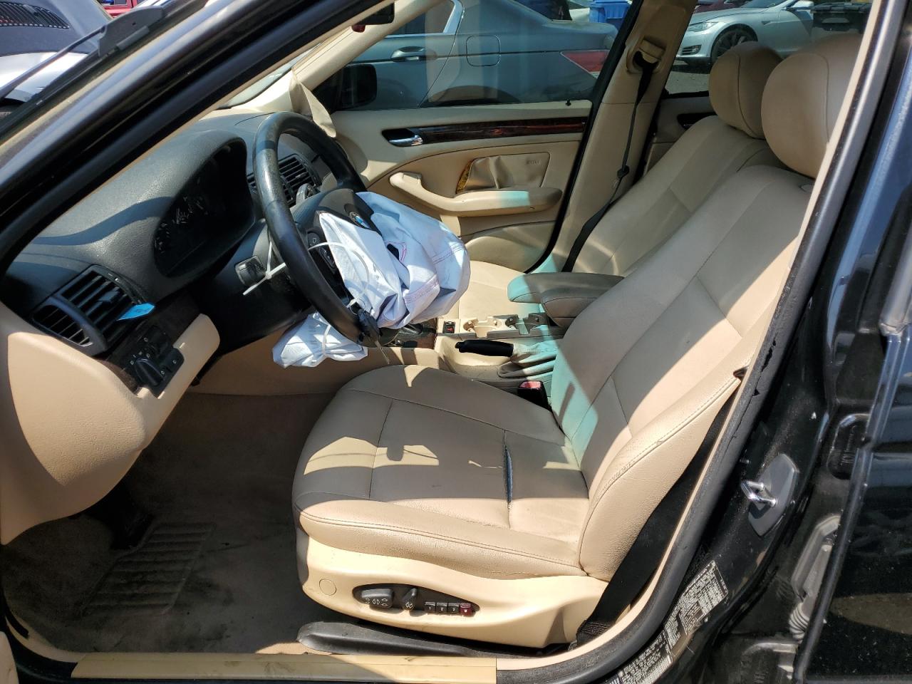 2004 BMW 325 Xi VIN: WBAEU33404PR08355 Lot: 63273494