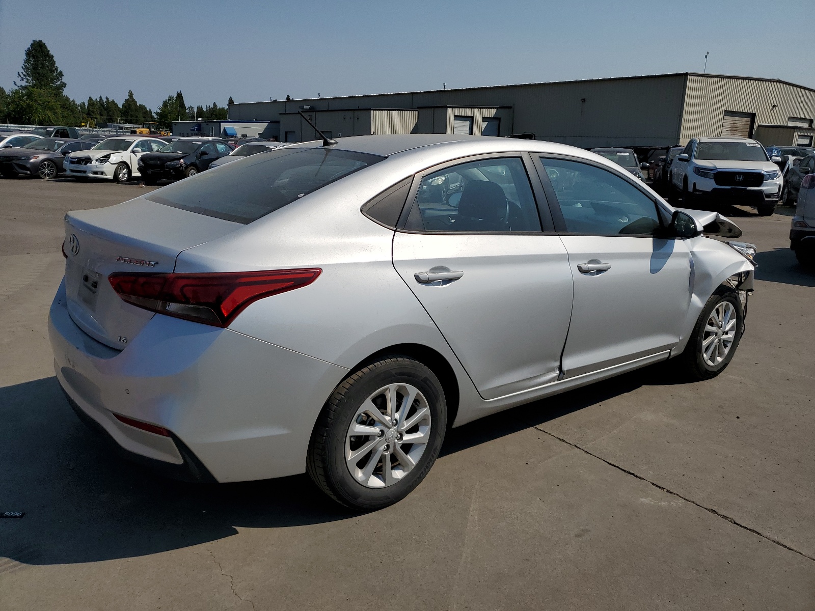 3KPC24B5XLE117118 2020 Hyundai Accent Se