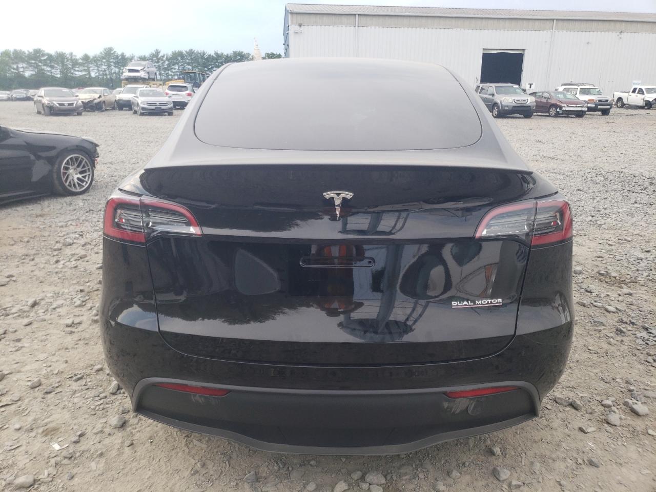 7SAYGDEF4RA295489 2024 Tesla Model Y