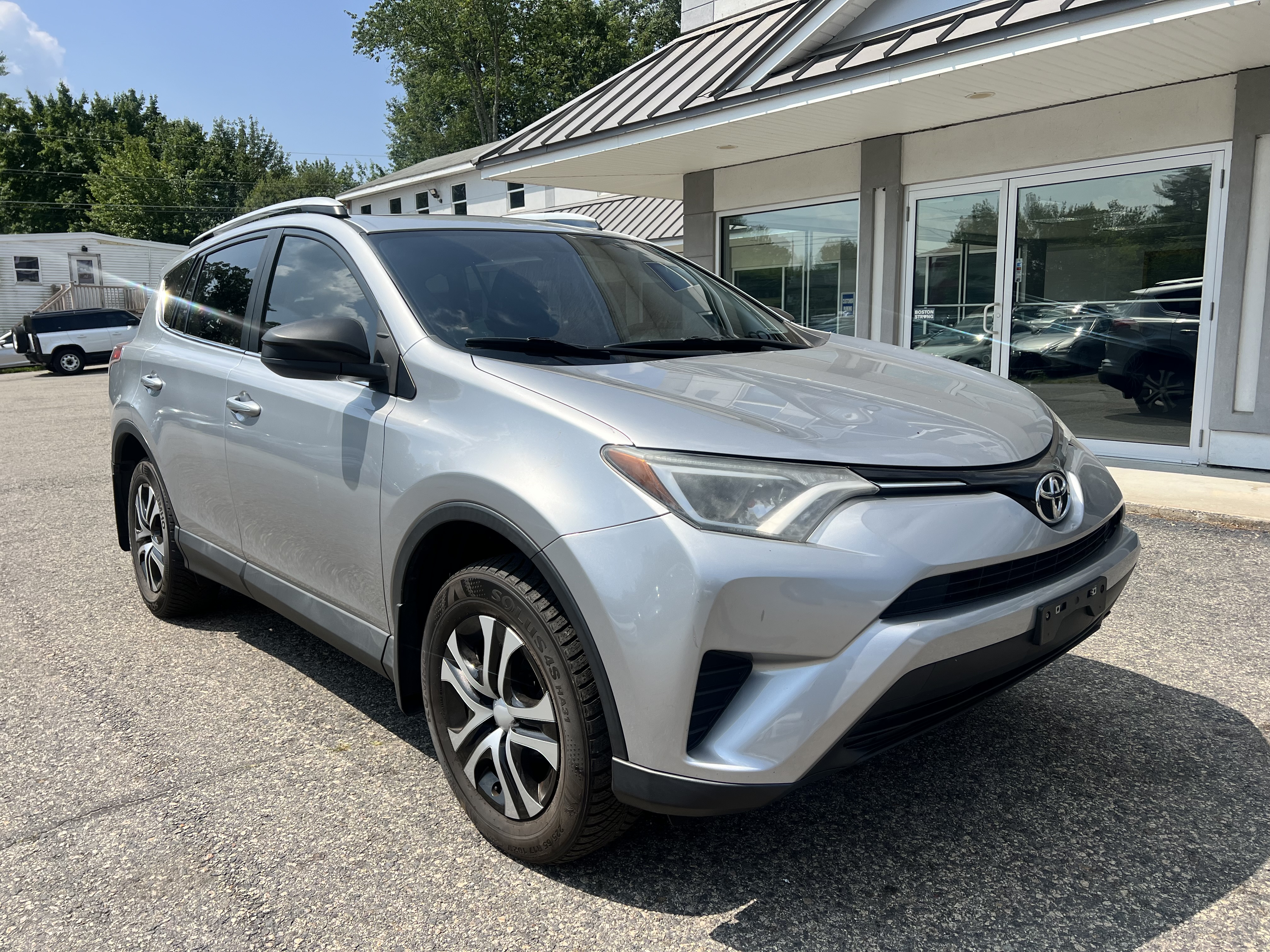 2016 Toyota Rav4 Le vin: 2T3BFREV3GW516858