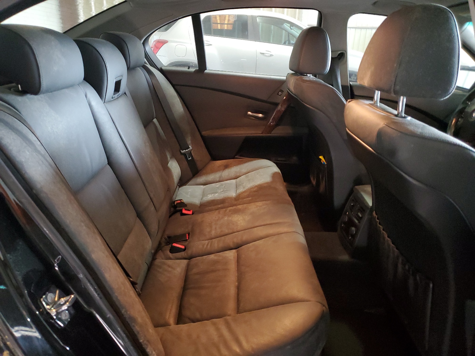 WBANF73516CU20228 2006 BMW 530 Xi