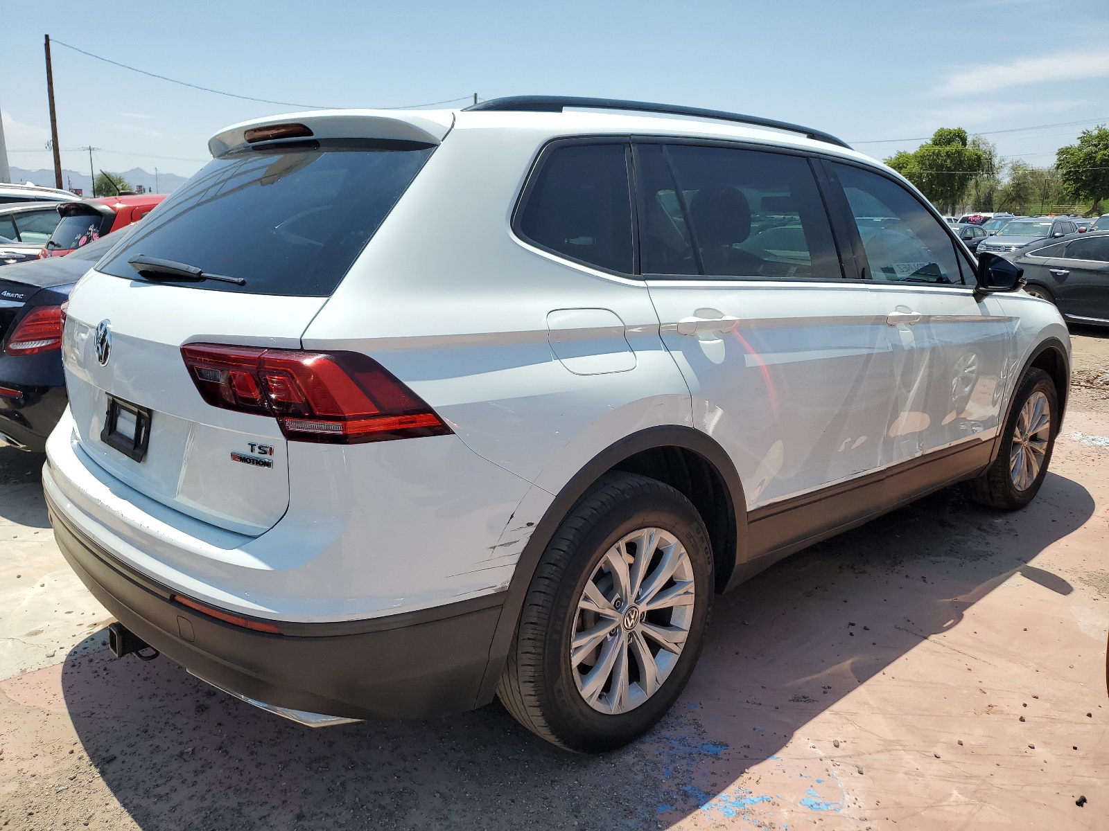 2018 Volkswagen Tiguan S vin: 3VV0B7AX9JM076489