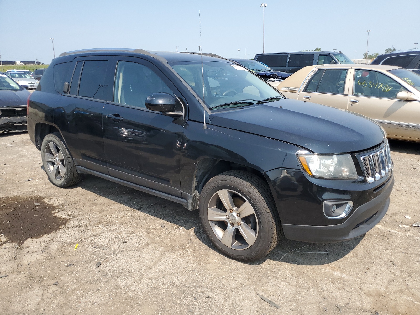 2016 Jeep Compass Latitude vin: 1C4NJDEB4GD772153