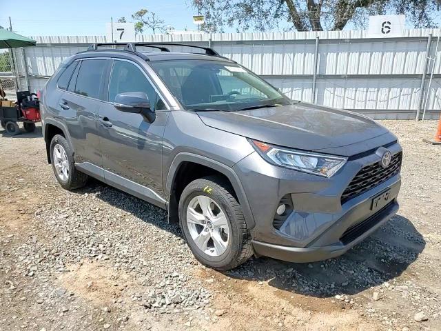 2020 Toyota Rav4 Xle VIN: 2T3W1RFV9LW101231 Lot: 63926954