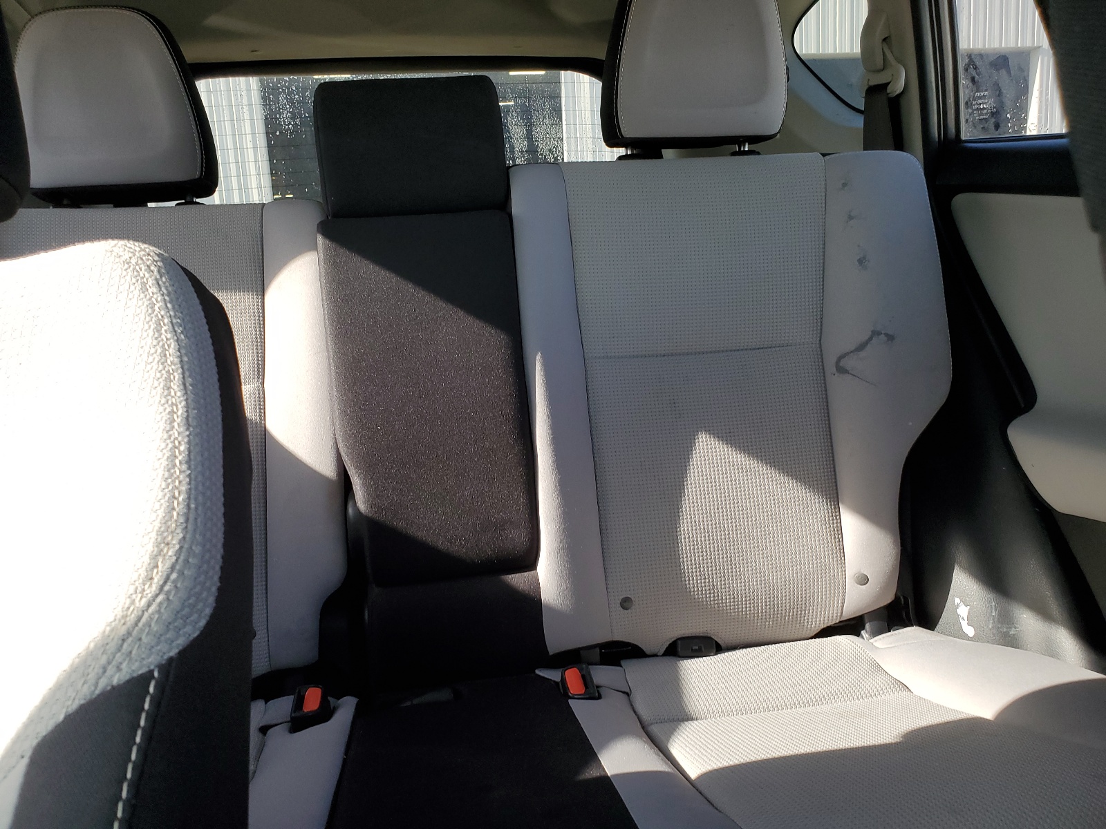 JTMRFREV6HJ702859 2017 Toyota Rav4 Xle