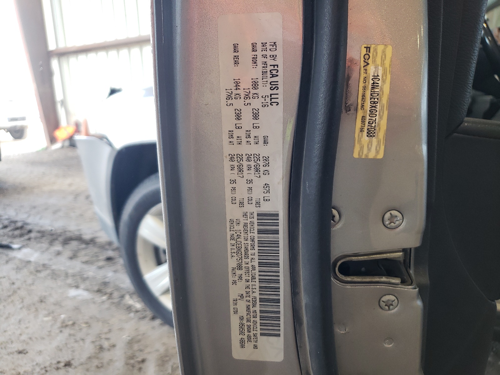 1C4NJDEBXGD757088 2016 Jeep Compass Latitude