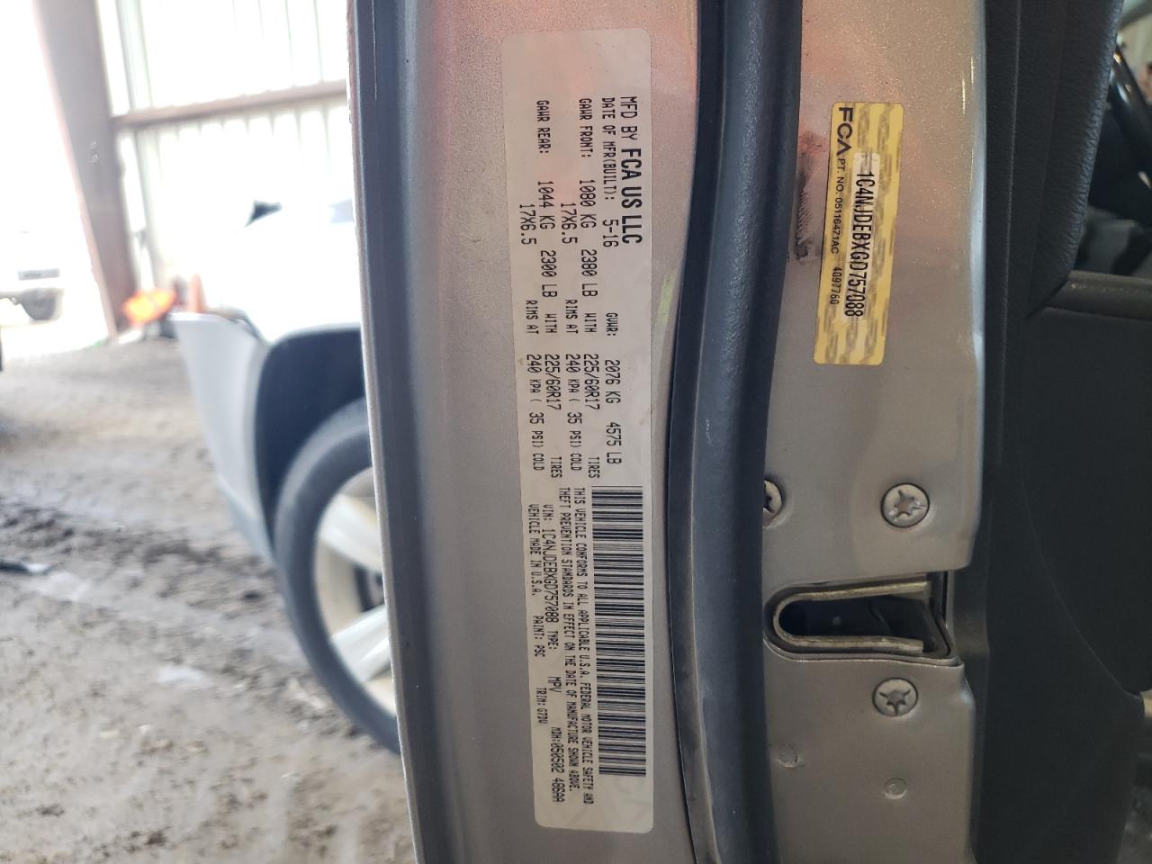 2016 Jeep Compass Latitude VIN: 1C4NJDEBXGD757088 Lot: 65413924