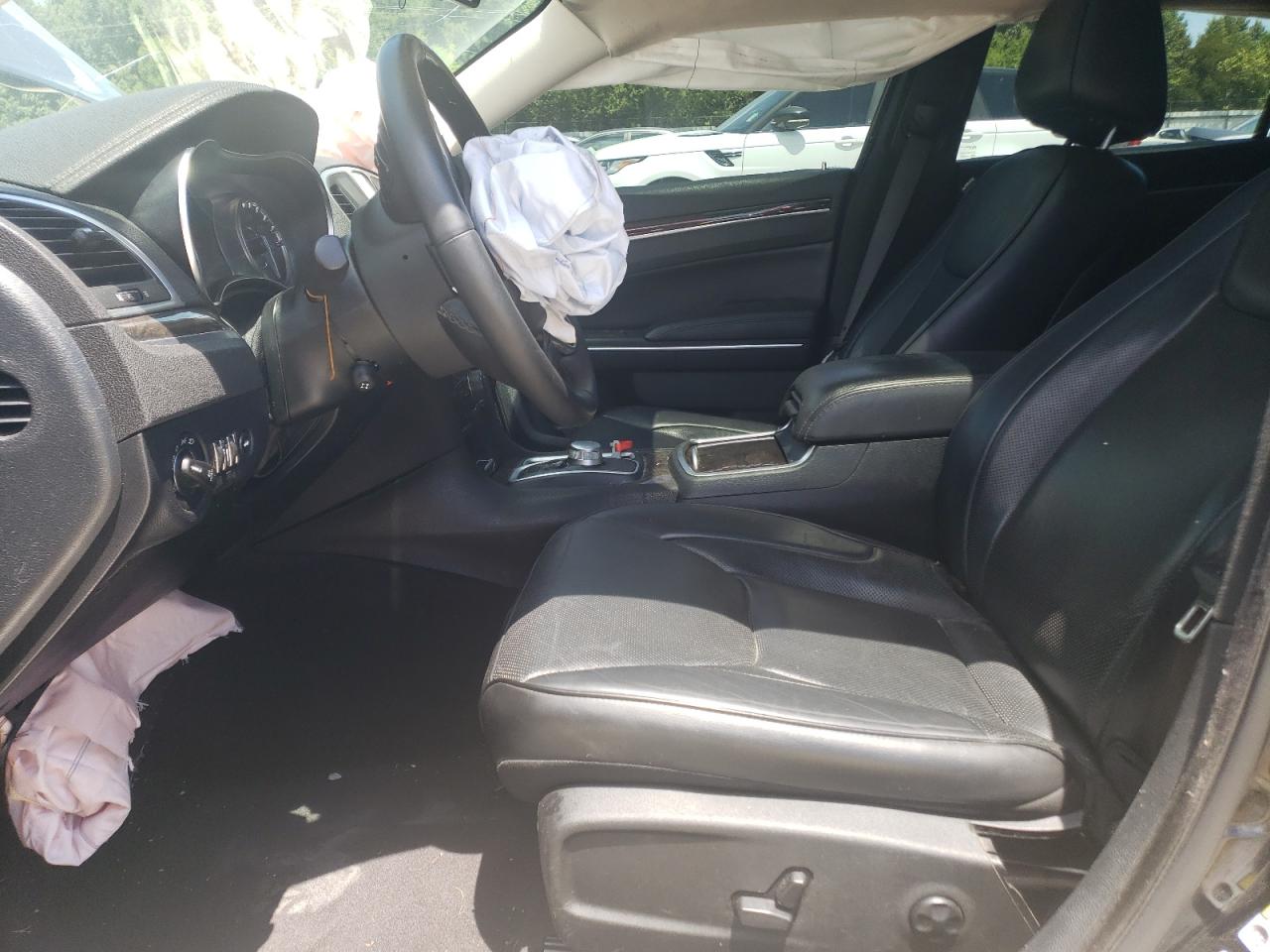 2017 Chrysler 300 - Image 7