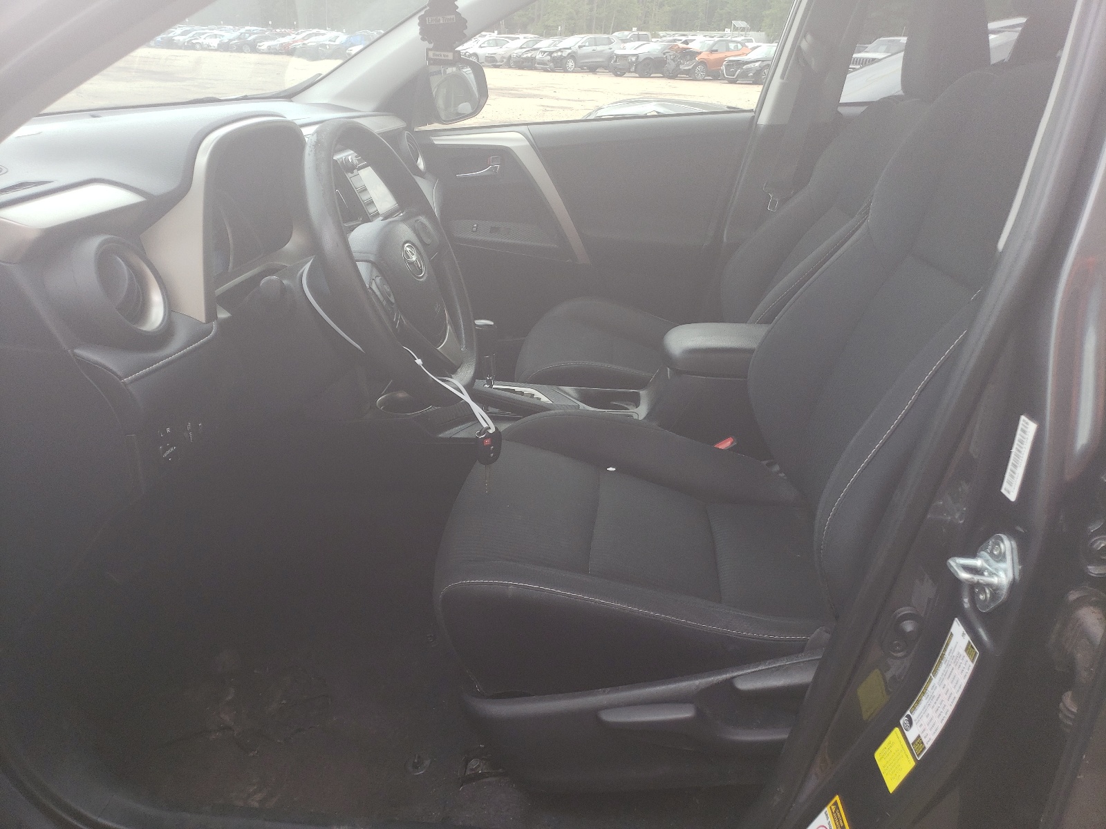 2T3WFREV9FW195697 2015 Toyota Rav4 Xle