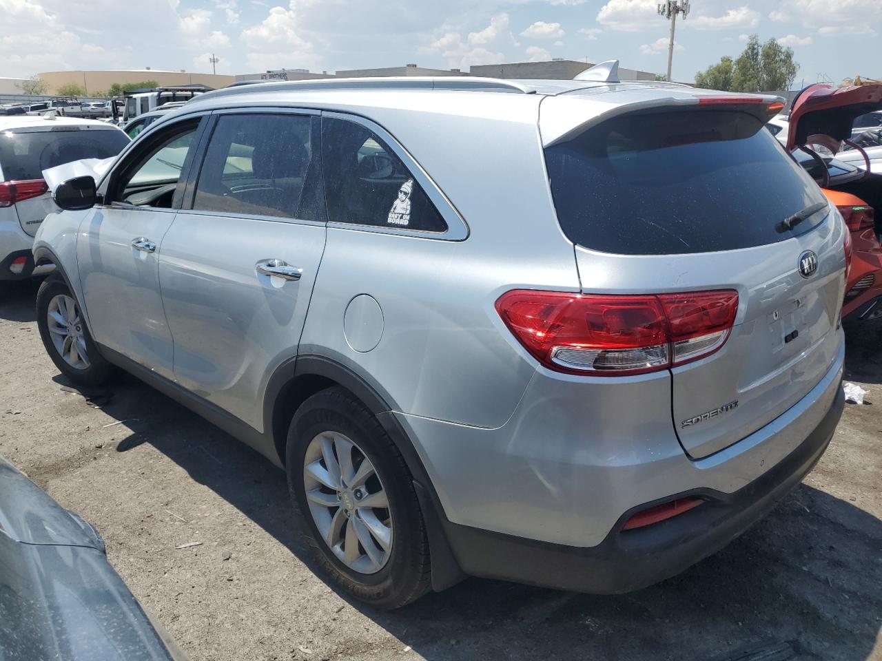 5XYPG4A3XJG430205 2018 KIA SORENTO - Image 2