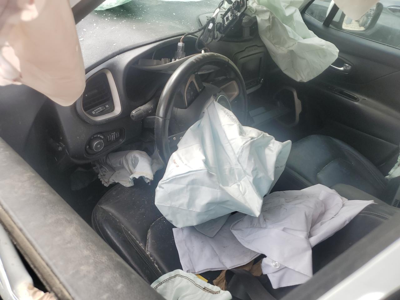 2015 Jeep Renegade Limited VIN: ZACCJBDT6FPB38106 Lot: 61698084