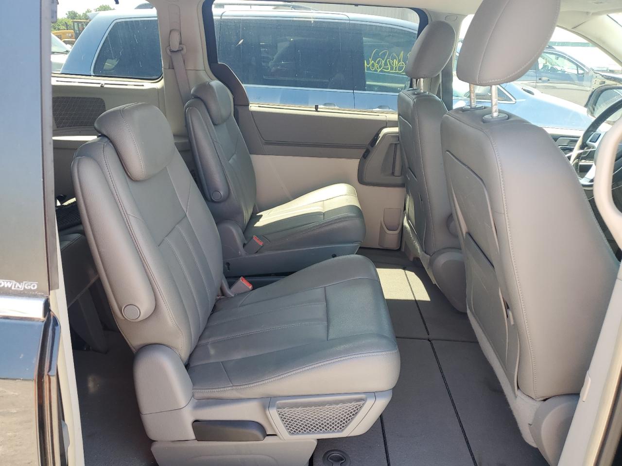 2008 Chrysler Town & Country Touring VIN: 2A8HR54P48R745082 Lot: 62098674