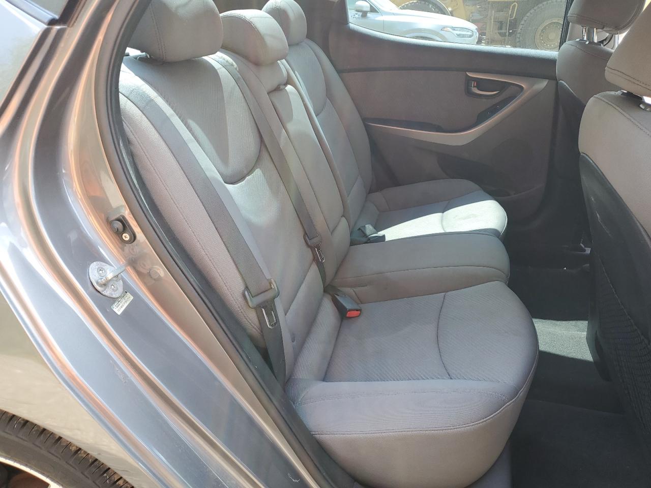 2011 Hyundai Elantra - Image 10