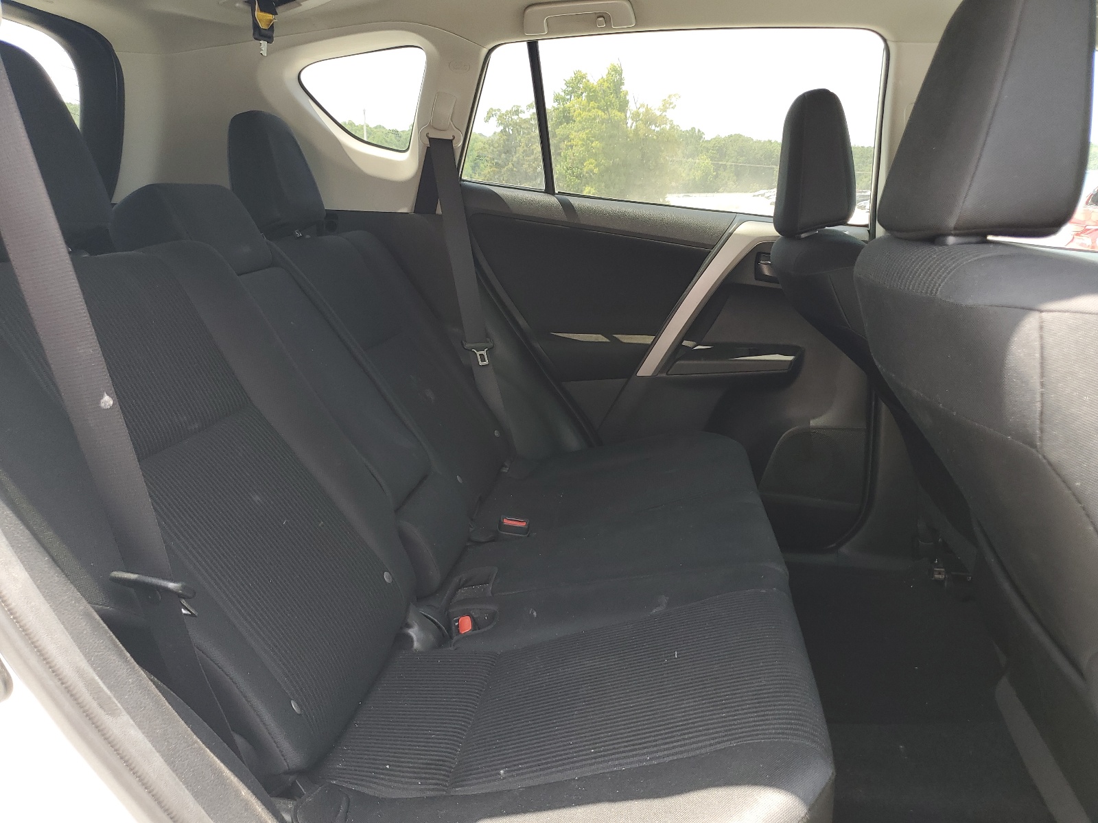 2T3ZFREV8GW296177 2016 Toyota Rav4 Le