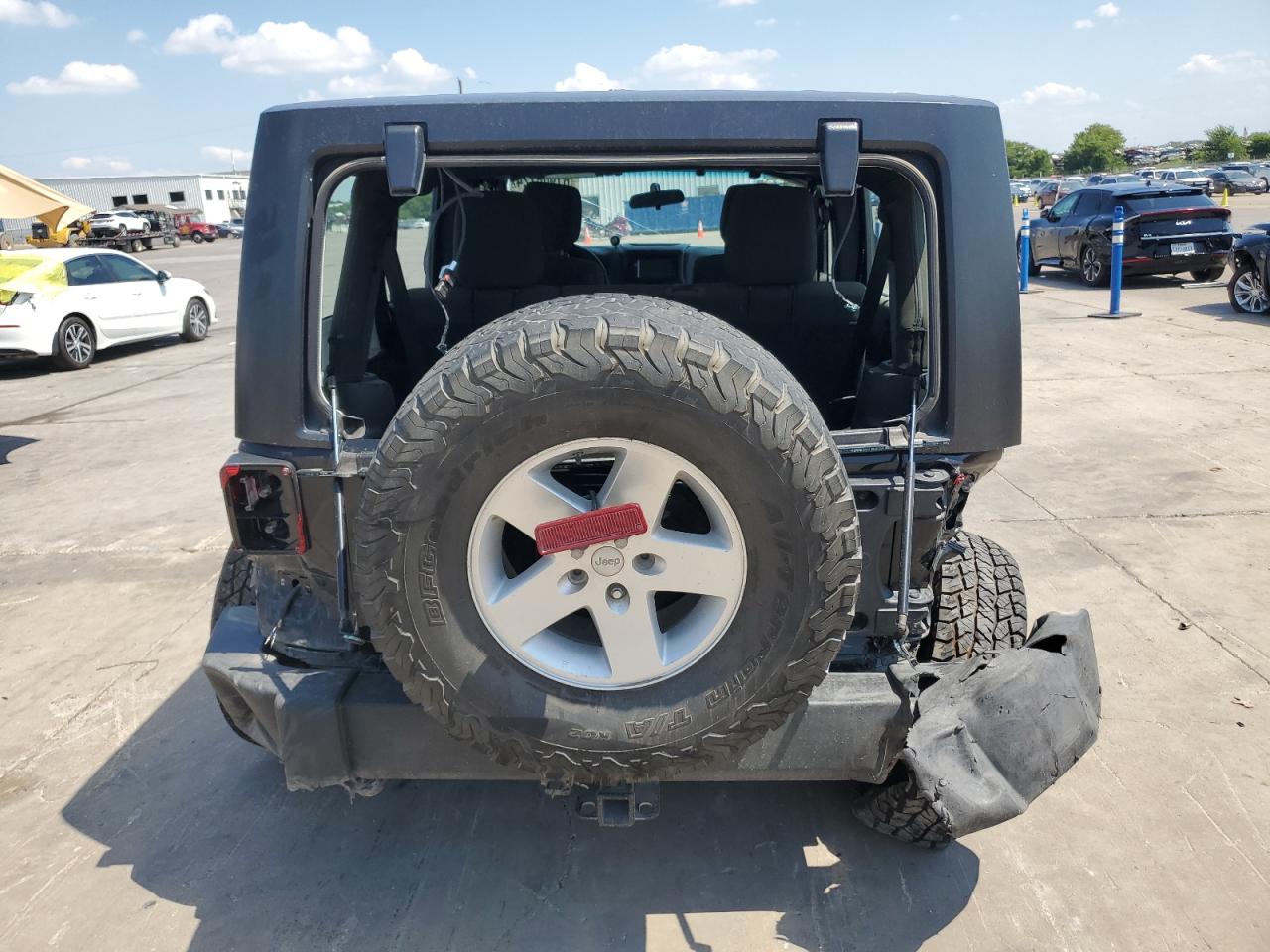 1C4BJWDG5CL139253 2012 Jeep Wrangler Unlimited Sport