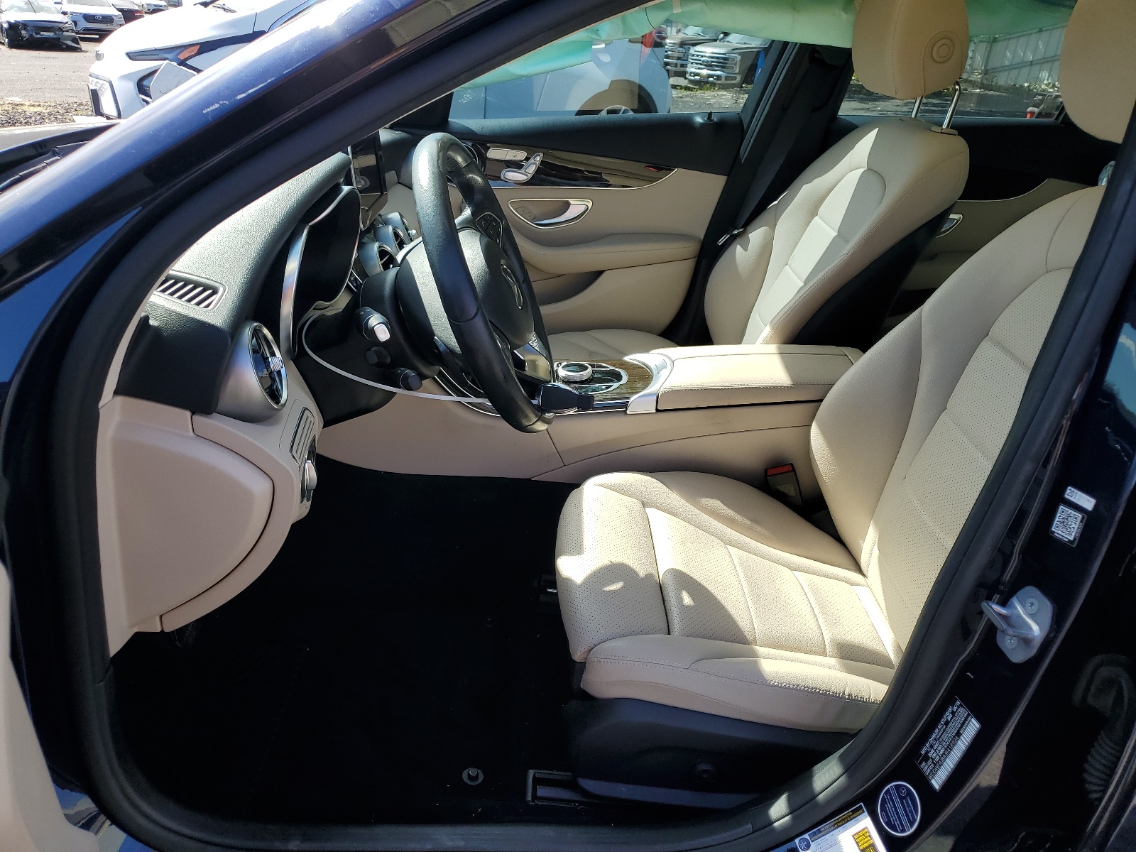 WDDWF4JB8JR418924 2018 Mercedes-Benz C 300