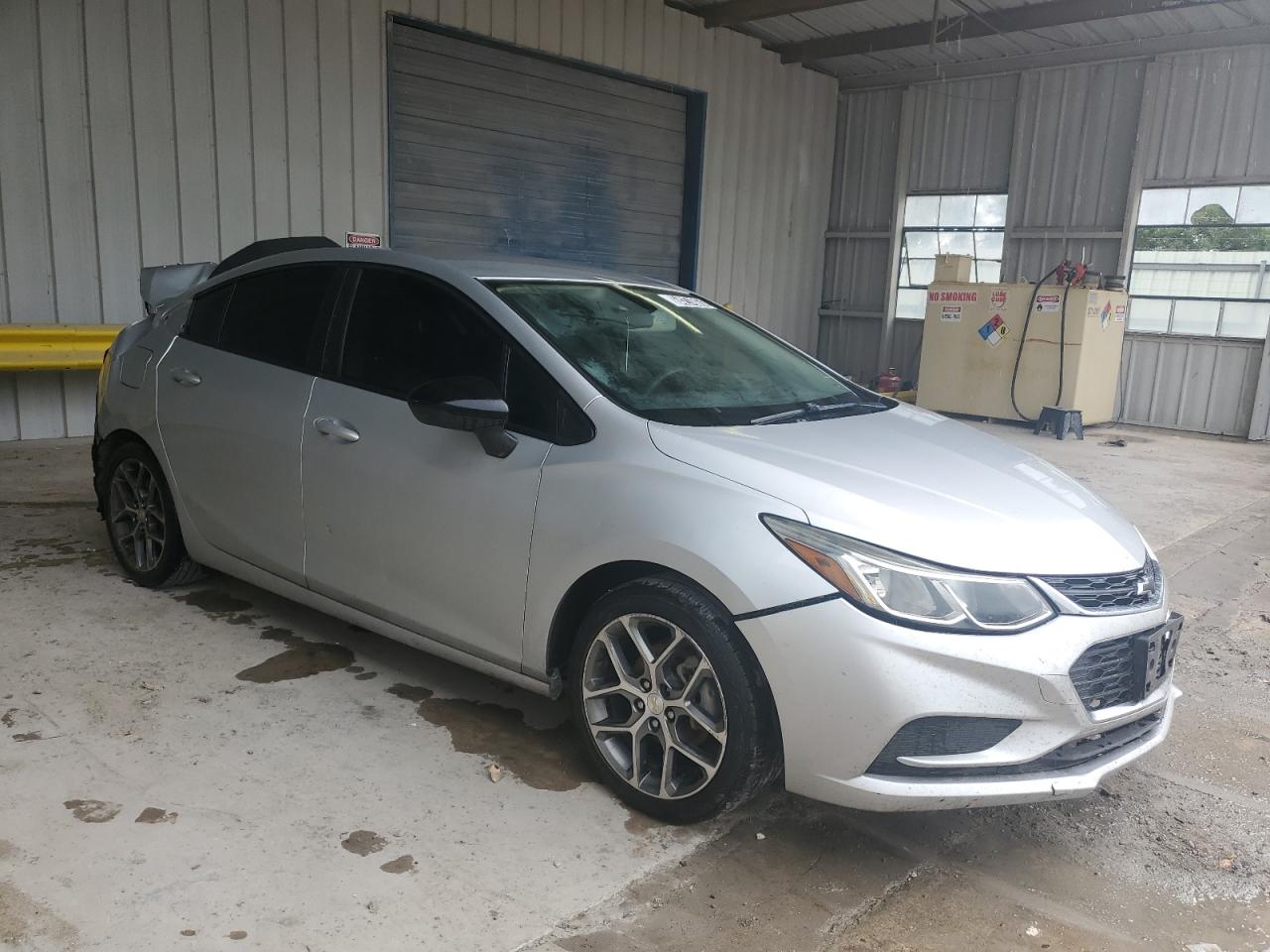 2018 Chevrolet Cruze - Image 4
