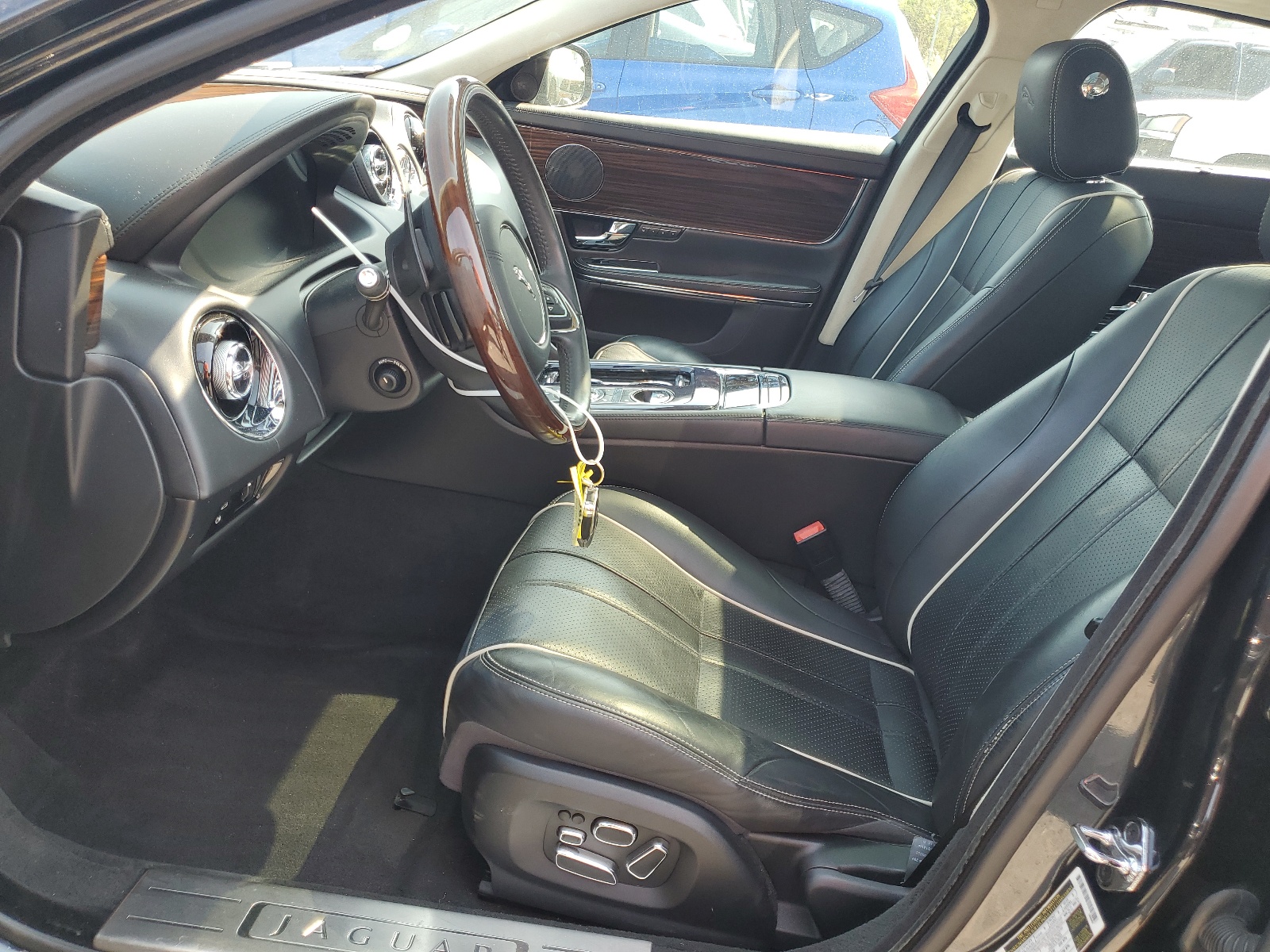 SAJWA2GBXCLV26859 2012 Jaguar Xjl