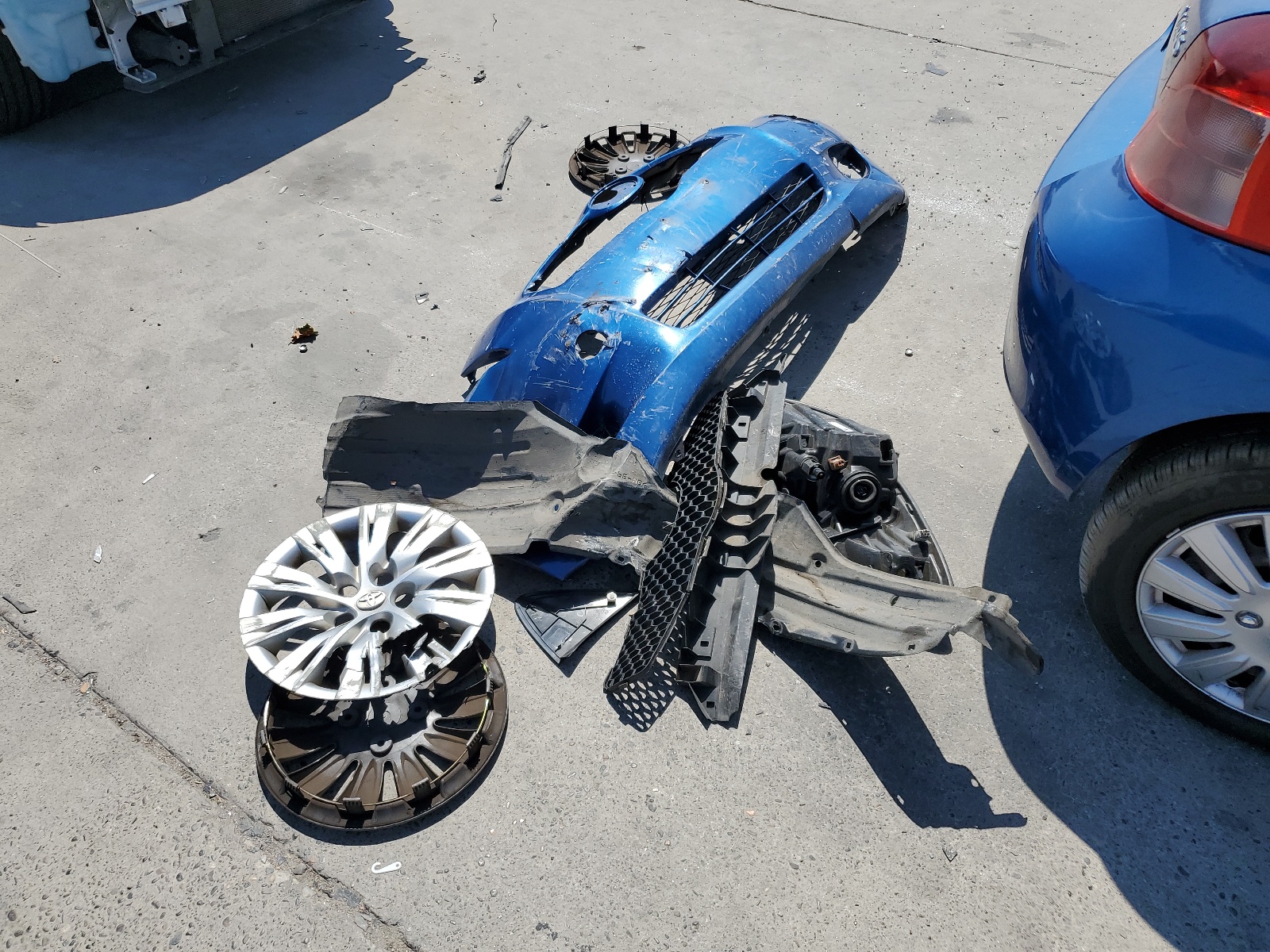 JTDJT923085220373 2008 Toyota Yaris