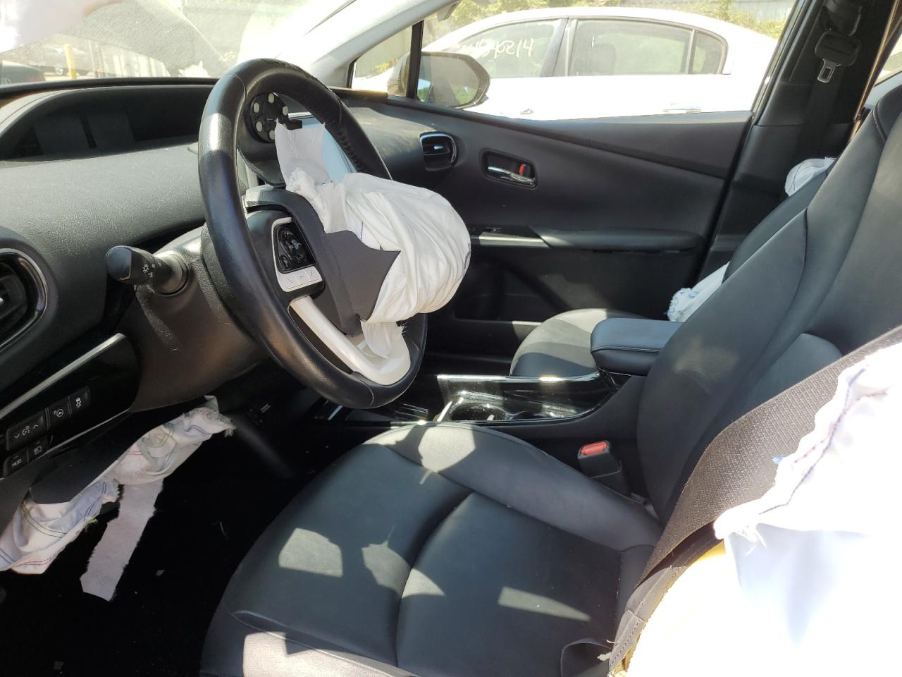 2018 Toyota Prius Prime VIN: JTDKARFP8J3075088 Lot: 64213254