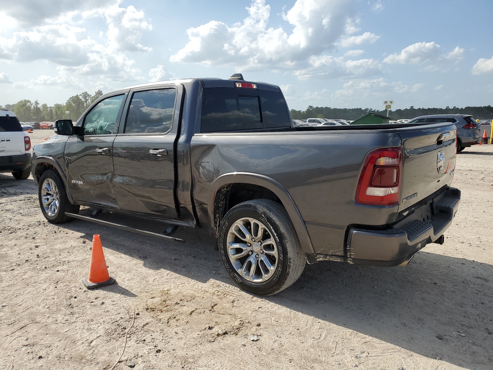 2022 Ram 1500 Laramie vin: 1C6SRFJT7NN285789