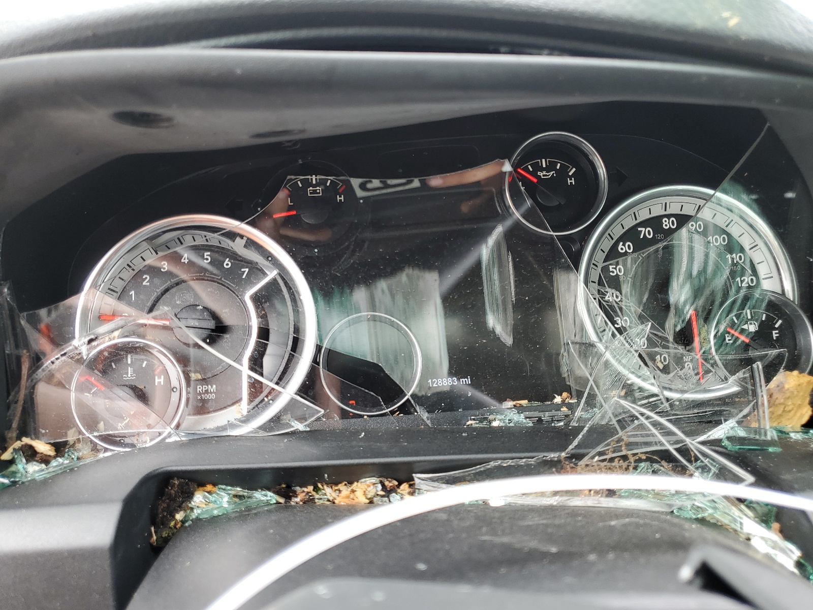 1C6RR7GT0FS616257 2015 Ram 1500 Slt