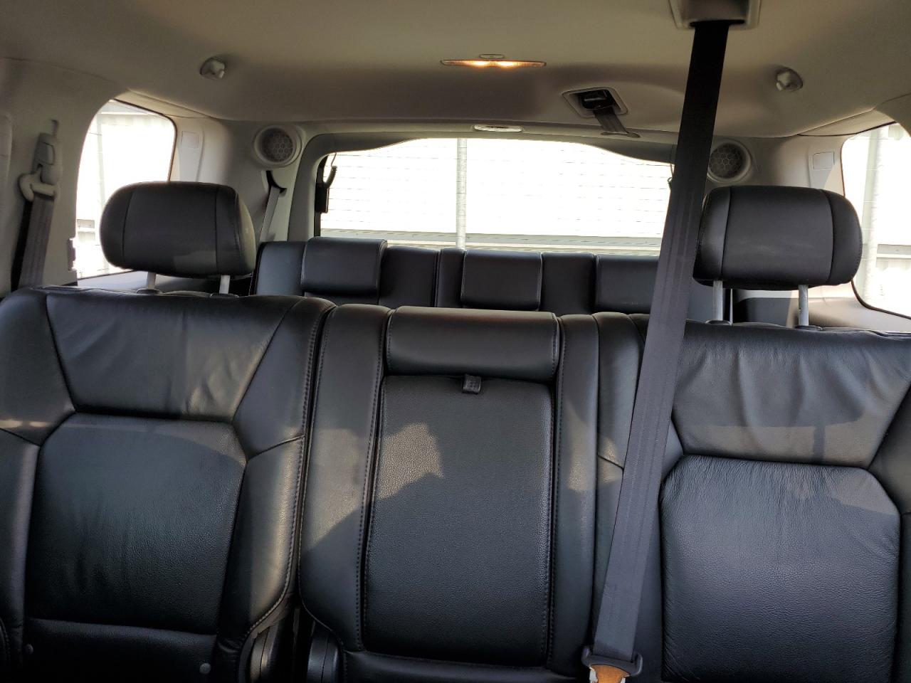 2011 Honda Pilot Touring VIN: 5FNYF4H98BB056915 Lot: 63403934